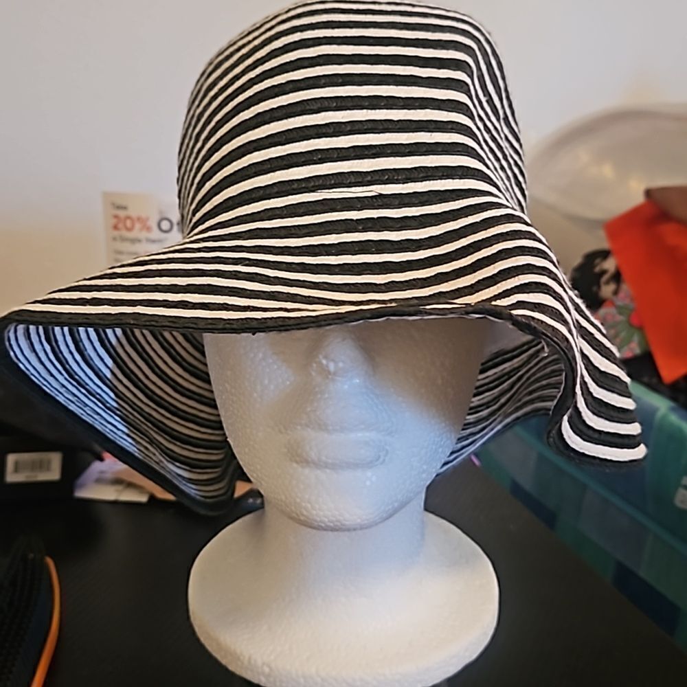 MAGID  HATS  STRIPE